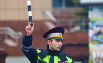 Тест: насколько хорошо вы разбираетесь в сигналах регулировщика