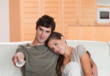 Тест: поза на диване с парнером расскажет всю правду о ваших отношениях