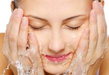 Многоэтапное очищение кожи лица.