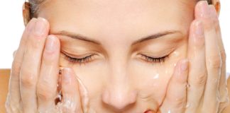 Многоэтапное очищение кожи лица.