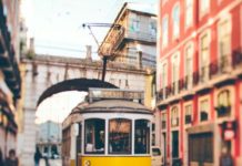 Тест: выберите, кому вы уступите место, и узнайте о себе много интересного