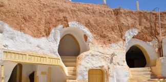 Тест: попробуйте назвать страну, в которой находятся эти города. Его проходят только 3 человека из 1000