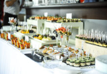 Выездной кейтеринг: преимущества и недостатки