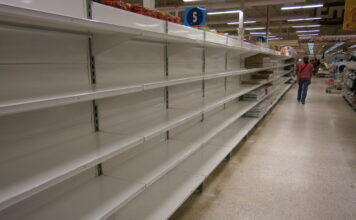 В России нет предпосылок для дефицита сахара и лекарств