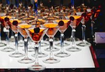 В чем преимущества выездного бара?