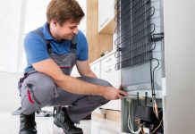 Почему лучше доверить ремонт холодильника специалисту?