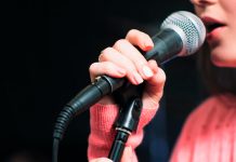 Как научиться петь в любом возрасте: базовые навыки